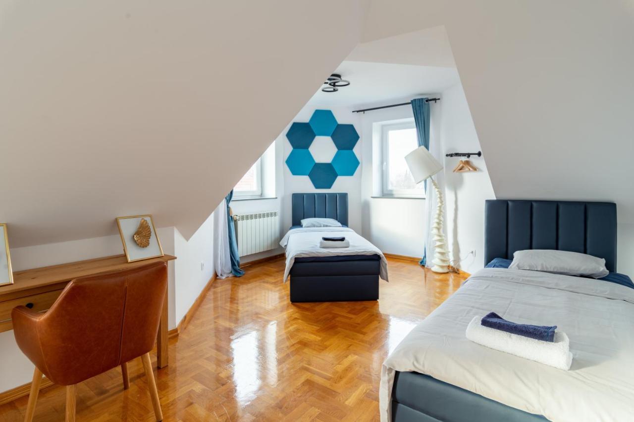 The Castle Suites & Apartment - Free Parking - (Adults Only) Kraków Exteriör bild