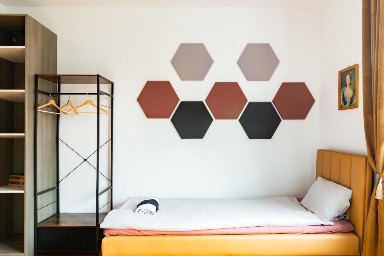 The Castle Suites & Apartment - Free Parking - (Adults Only) Kraków Exteriör bild