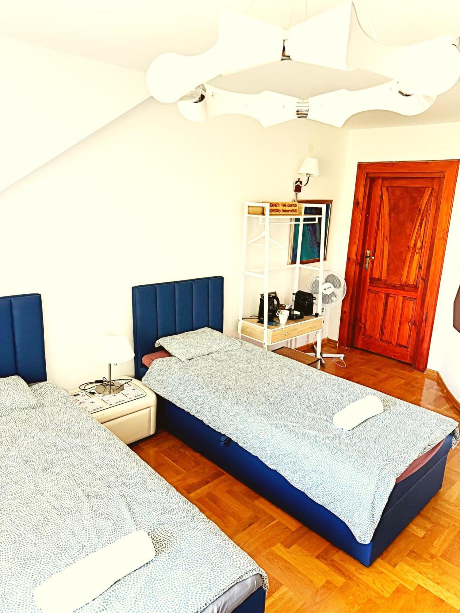 The Castle Suites & Apartment - Free Parking - (Adults Only) Kraków Exteriör bild