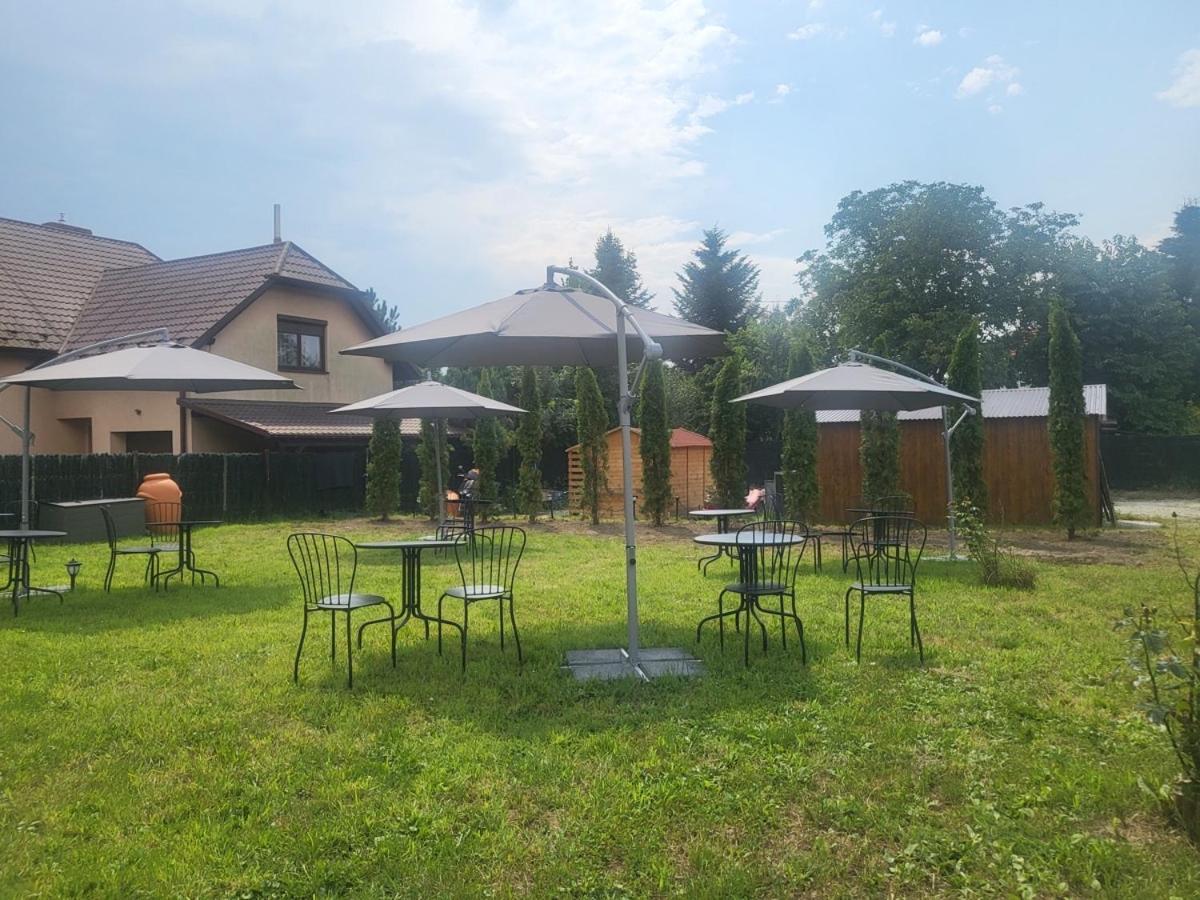 The Castle Suites & Apartment - Free Parking - (Adults Only) Kraków Exteriör bild